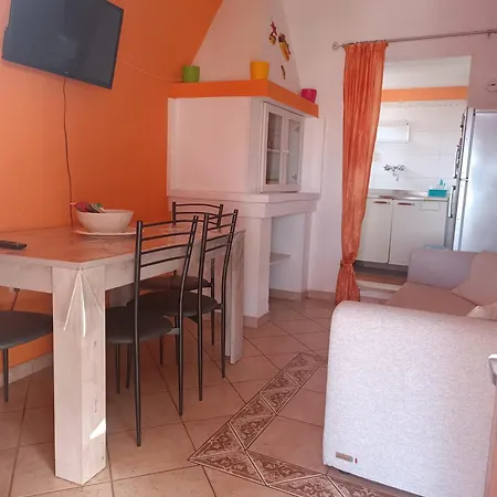 Mery House
